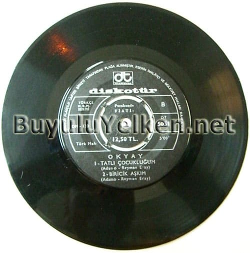 Okyay - Yalnızım - Yeşil gözlere düşmanım - Tatlı çocukluğum - Biricik aşkım (Diskotür DT-5051) B yüzü